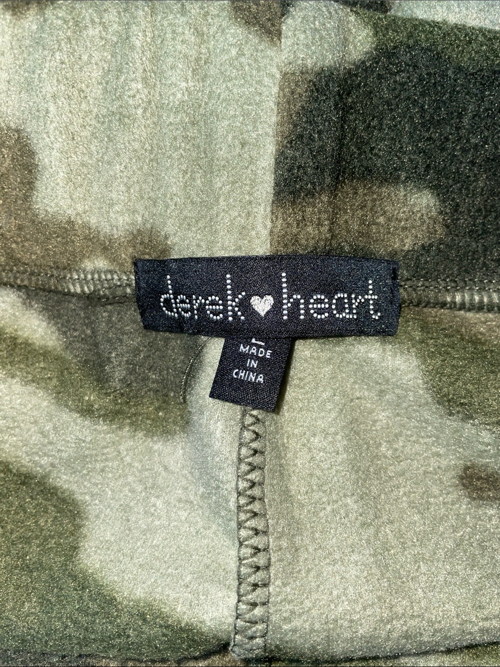 NWOT Derek Heart Women’s Camo pants. Olive & Dark Green. Size Large. - Picture 5 of 5
